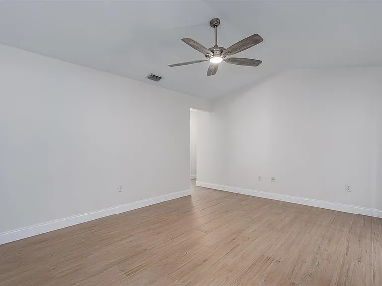 9206 31st Street Ct E — Photo 14