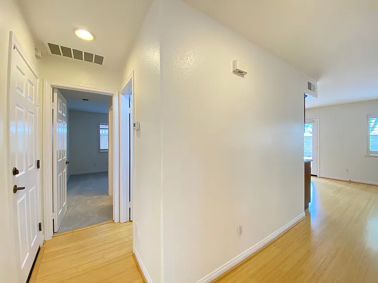 393 Spring Canyon Way — Photo 7