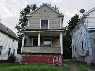 42 Spring St, Struthers, OH 44471