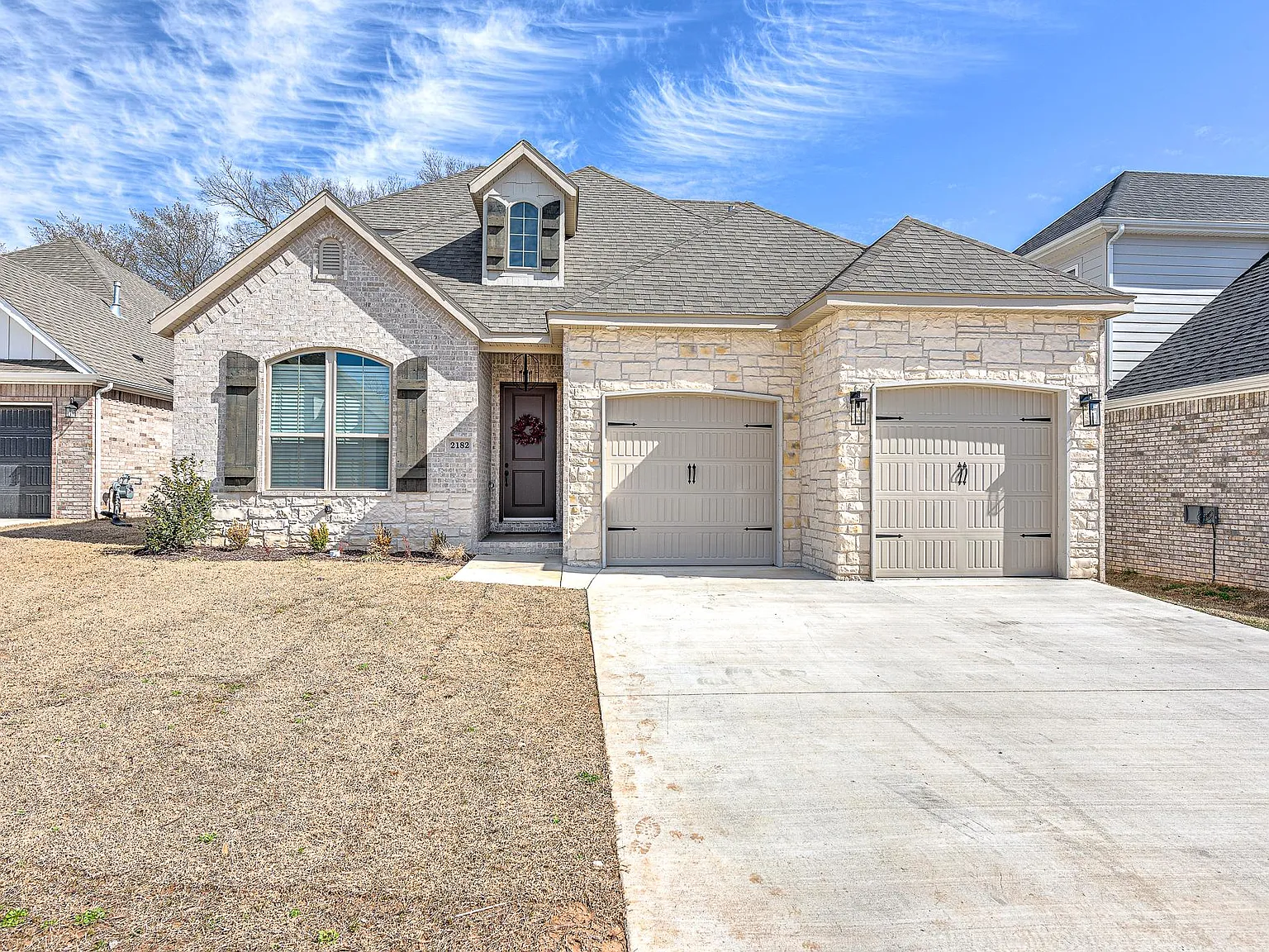 4 bed, 2476 sqft, $2,900 — Photo 2