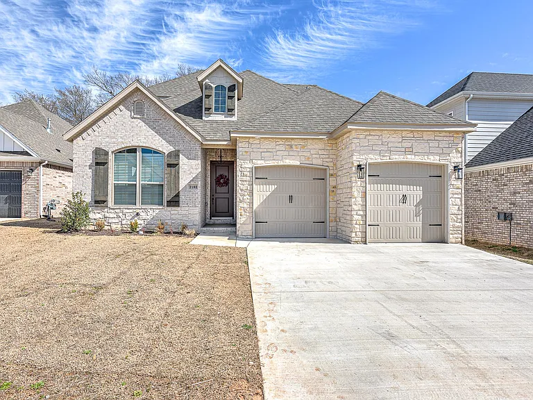 2182 N Woodlark Ln — Photo 2