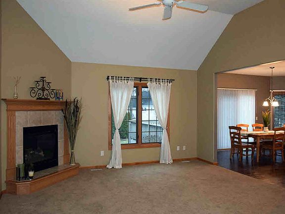 3rd image of 8102 High Oaks Dr