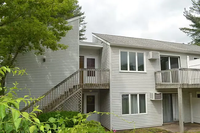 Private 2nd floor entrance. - 85 Old Town Rd #22