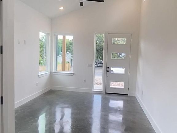 3rd image of 407 Oertli Ln