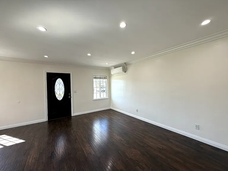 3132 Doolittle Ave — Photo 3