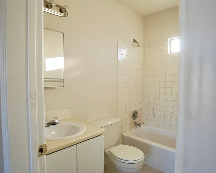 480 Rexford Drive — Photo 5