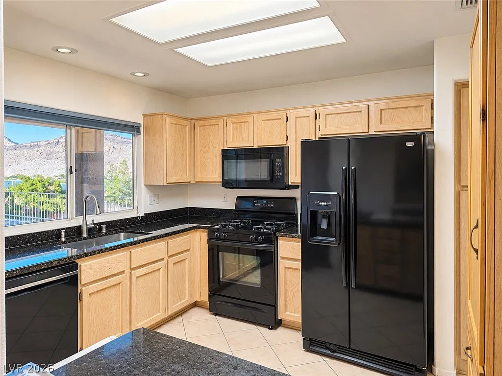 2 bed, 2.0 bath, 1187 sqft, $1,930 — Photo 4