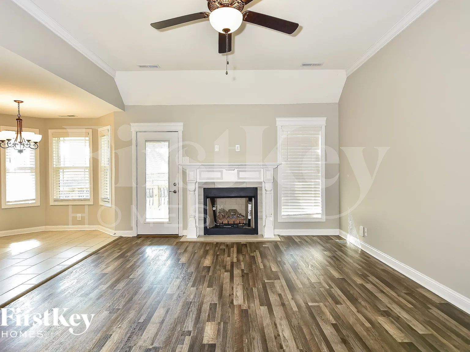 3 bed, 3.0 bath, 1800 sqft, $2,290 — Photo 4