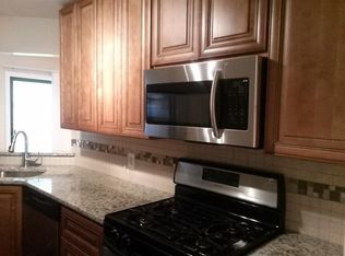 510 Sunshine Ct, Parlin, NJ 08859
