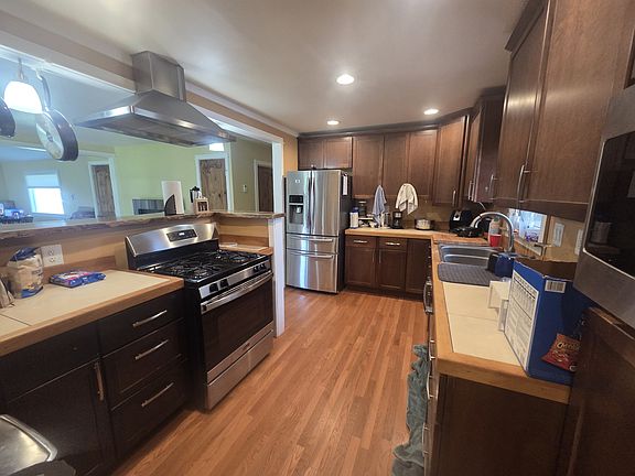 4th image of 2406 Durston Rd