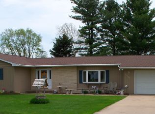 2107 E 38th St, Sterling, IL 61081