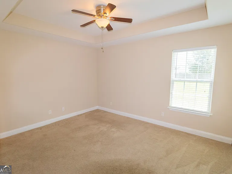612 Hampstead Ave — Photo 9