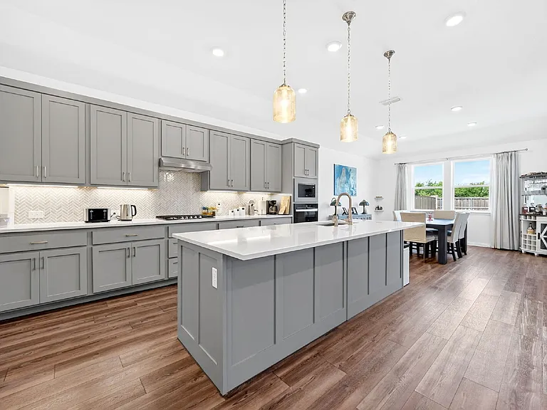 2109 Hibiscus Ln — Photo 1