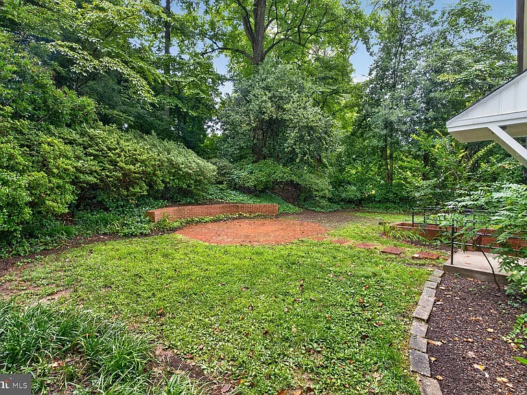 7215 Rollingwood Dr — Photo 29