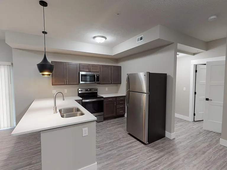 801 W Cedar St — Photo 52