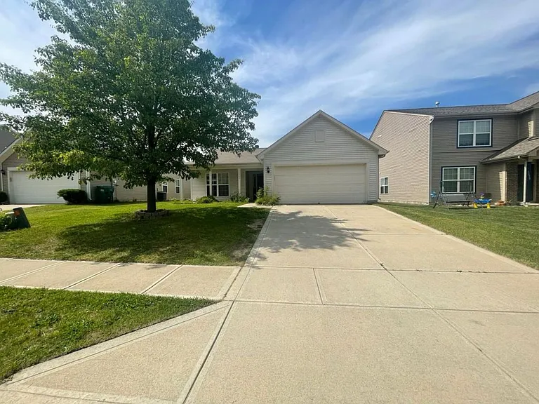 3082 Chivalry Dr — Photo 3