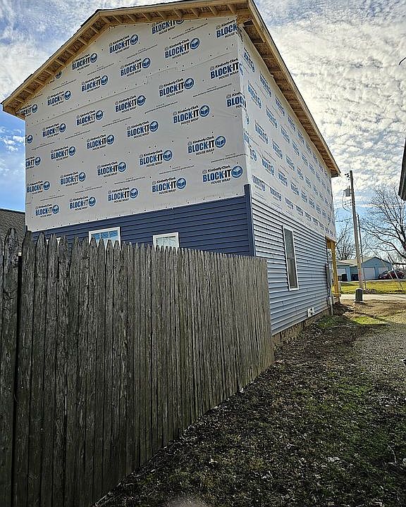 1st image of 104 Miller Ave
