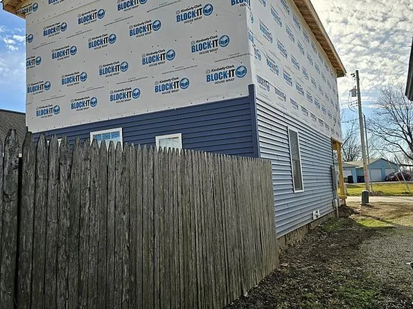 104 Miller Ave, East Galesburg, IL 61430