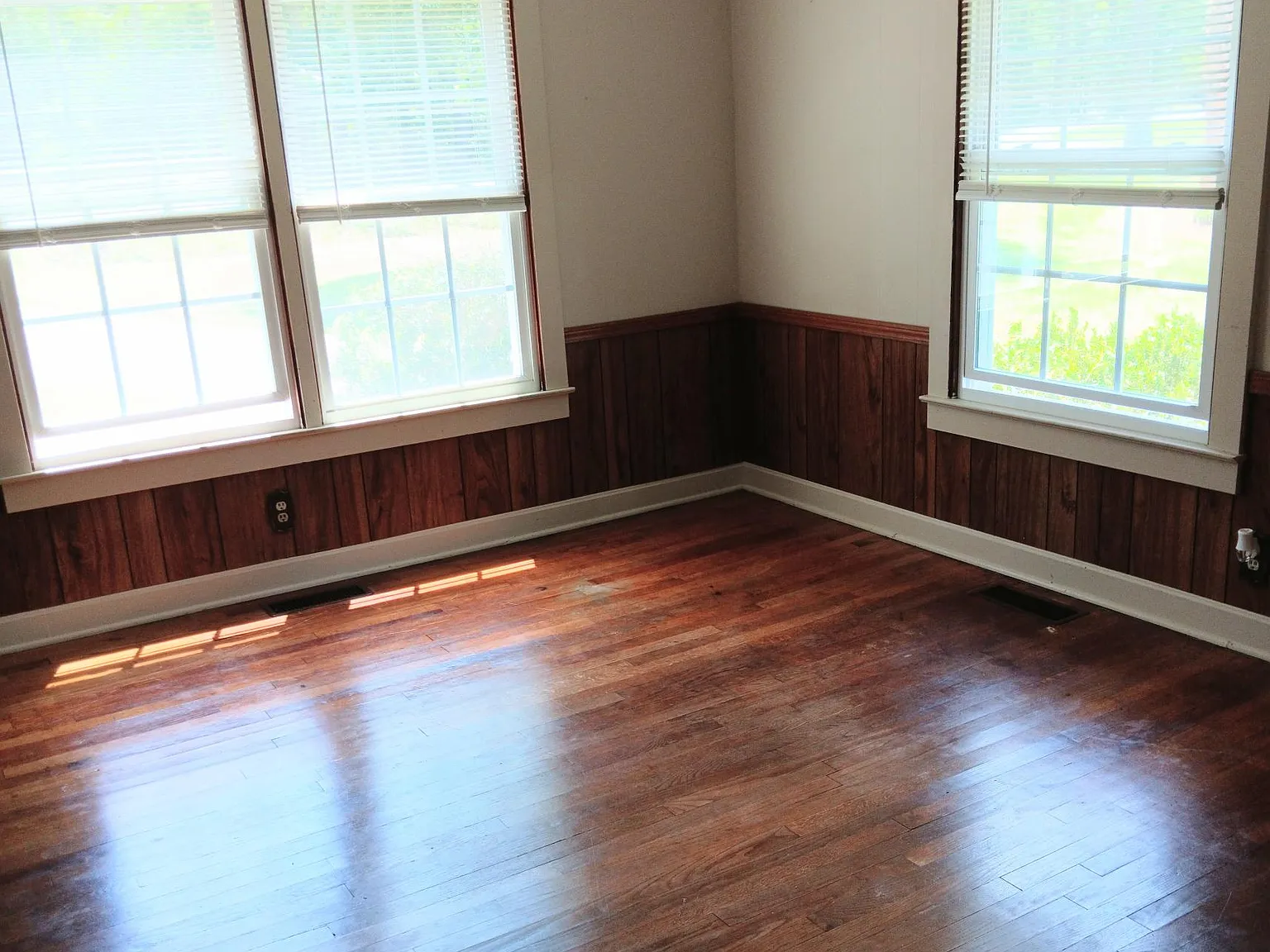 2615 E Effingham Hwy — Photo 3