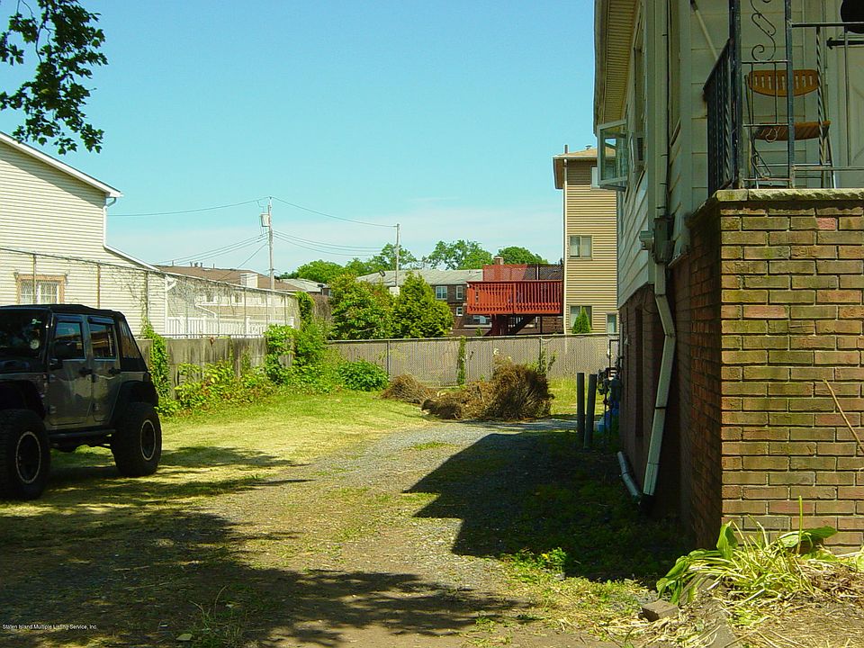 2nd image of 1213 Richmond Ave