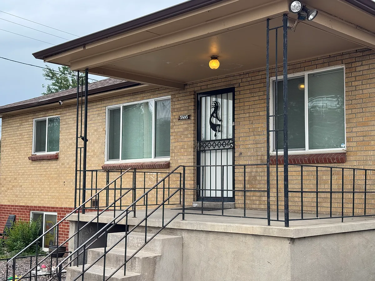 Building Photo - 5885 W 11th Ave #5895