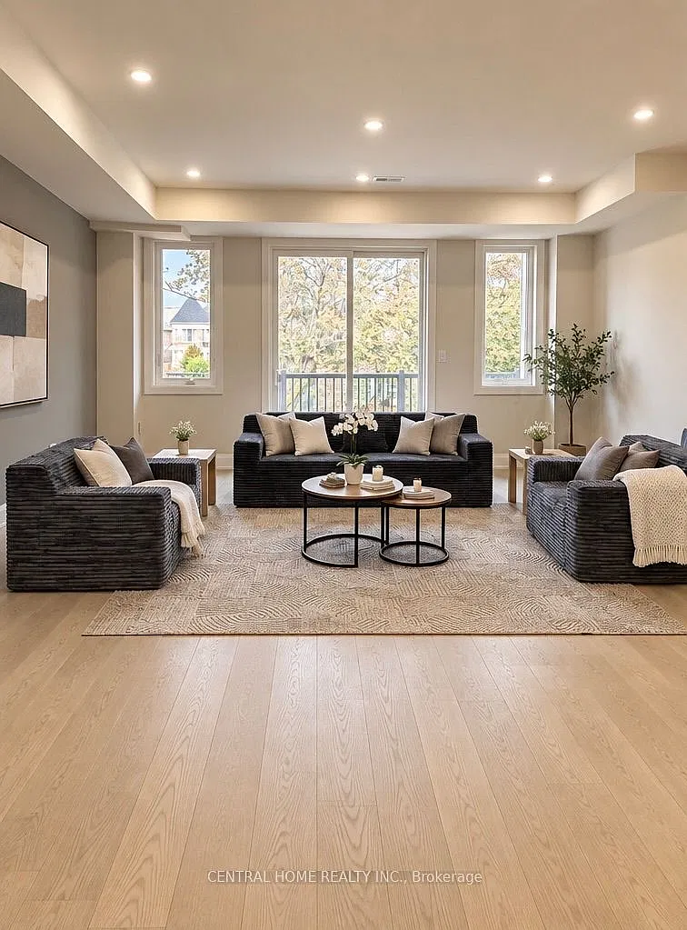 3 bed, $4,900 — Photo 1