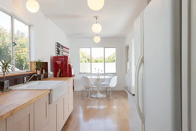 1621 East Balboa Blvd. — Photo 2