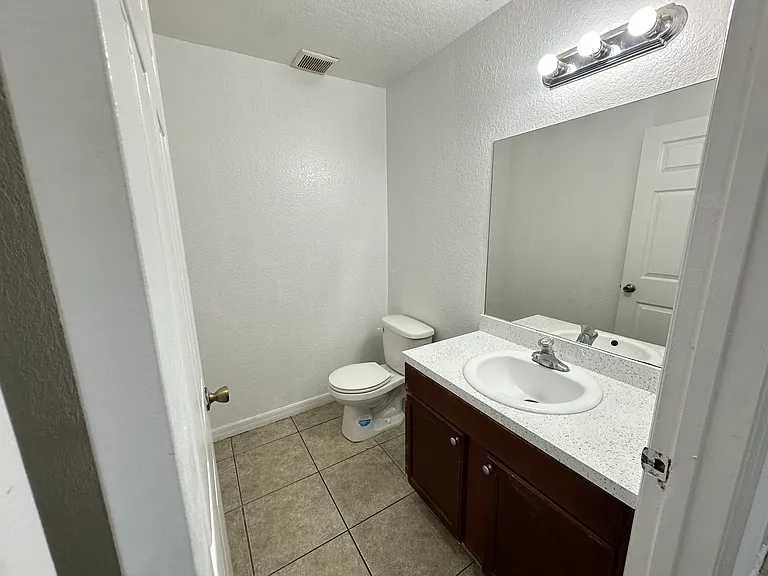 1800 Bassinger St — Photo 17