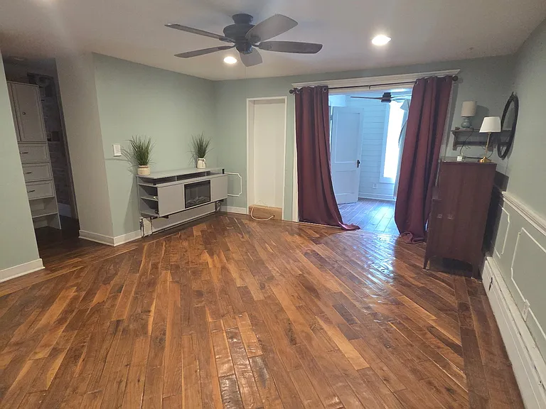 2516 W Johnsburg Rd — Photo 4