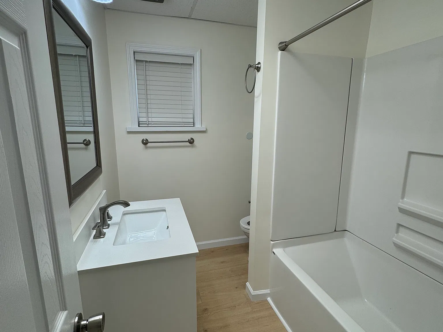2 bed, $1,200 — Photo 2