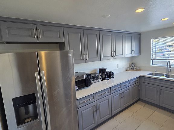 5th image of 1417 S Marguerita Ave APT 2