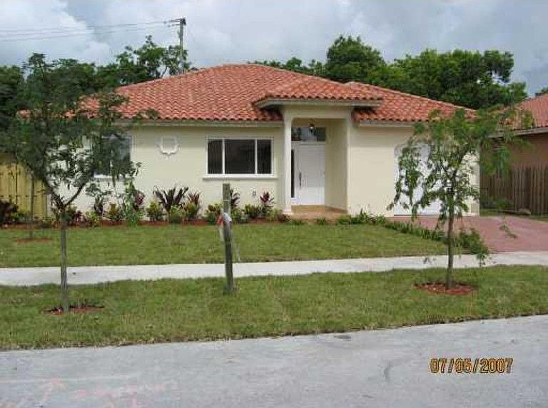 2nd image of 18530 SW 97th Pl