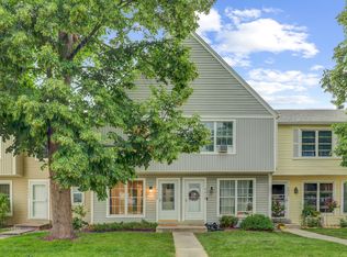9008 W Dartmouth Pl, Lakewood, CO 80227