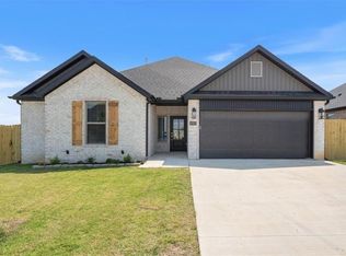 6911 SW Basswood Ave, Bentonville, AR 72713