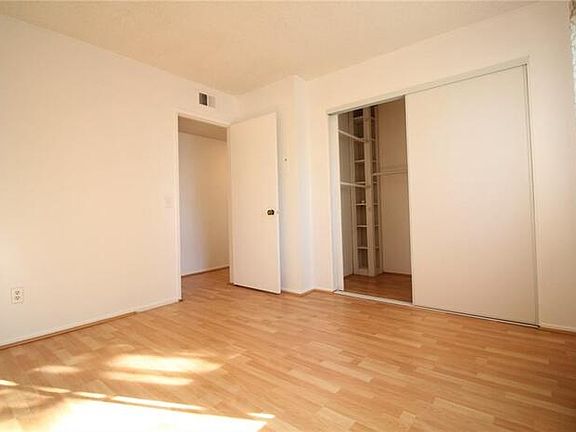 5th image of 22734 Lakeway Dr #A144