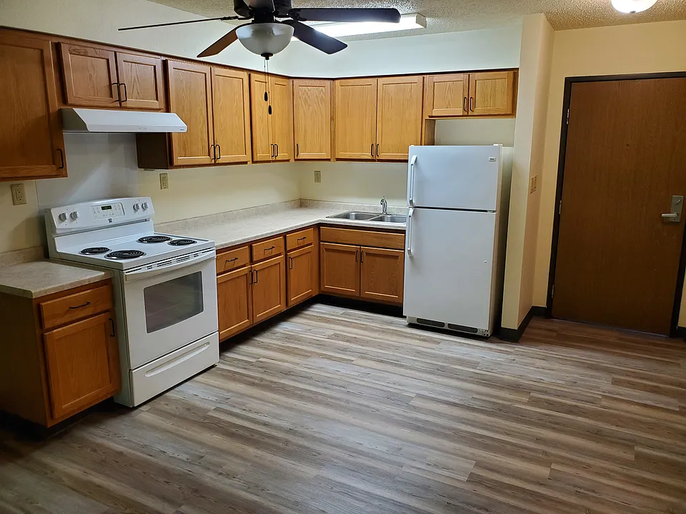 105 W Elm St #103