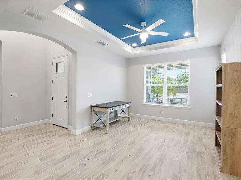 8029 Clementine Ln — Photo 5