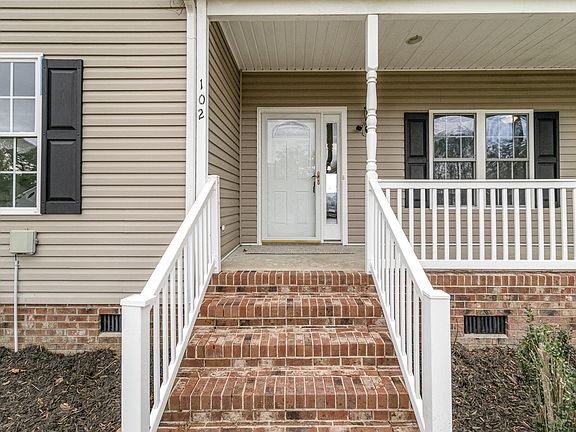 4th image of 102 Bryanwood Pl