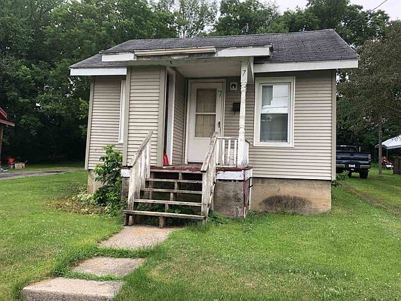 2nd image of 7 Tamarack St