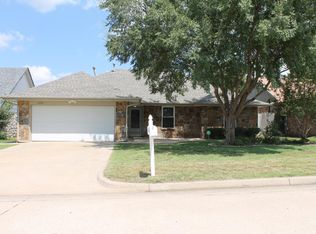 10545 Reiter Dr, Midwest City, OK 73130