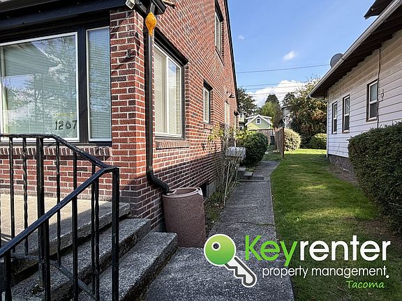3rd image of 1207 N Oakes St #C