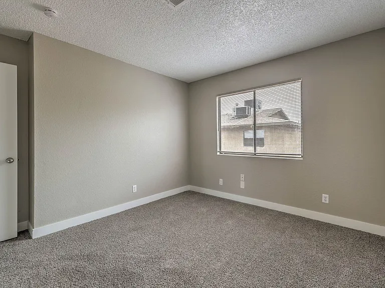 4571 Carriage Park Dr — Photo 14