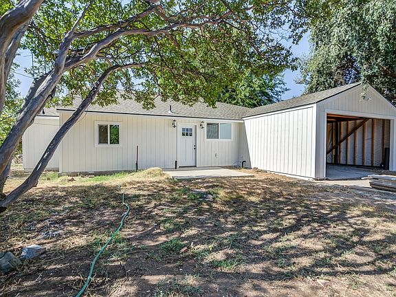 2nd image of 23622 Proberta Rd