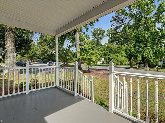 4th image of 2021 Bluemont Dr