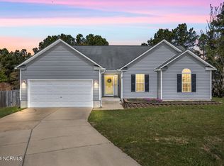 682 Copper Creek Dr, Raeford, NC 28376