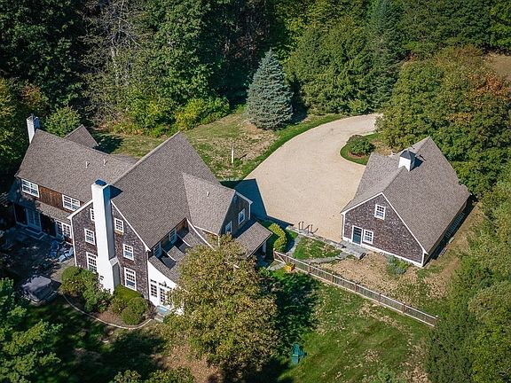 2nd image of 4 Tara Rd