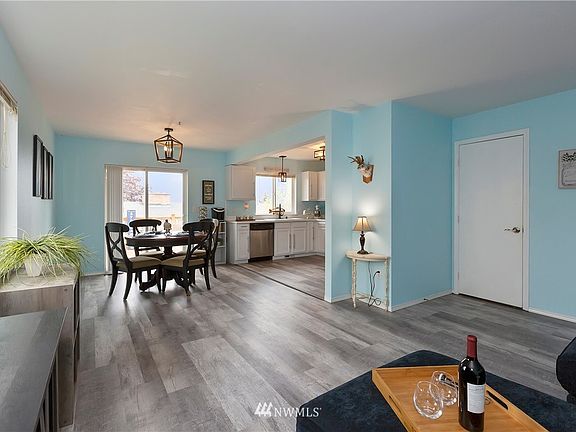 3rd image of 1256 Humphrey Avenue
