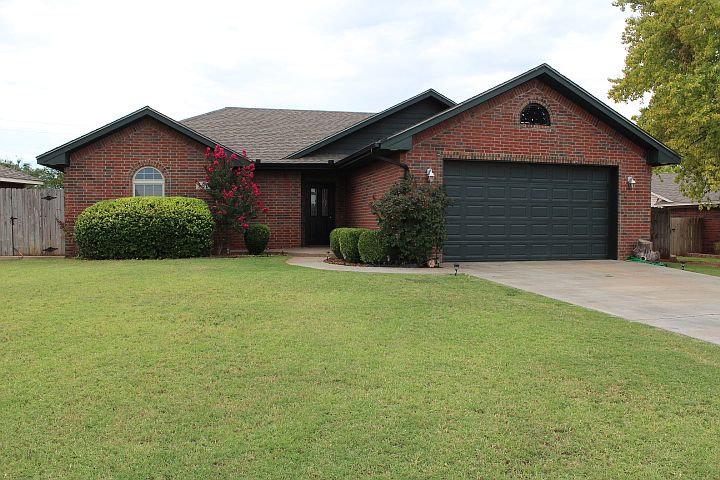1st image of 130 E Bonita Dr
