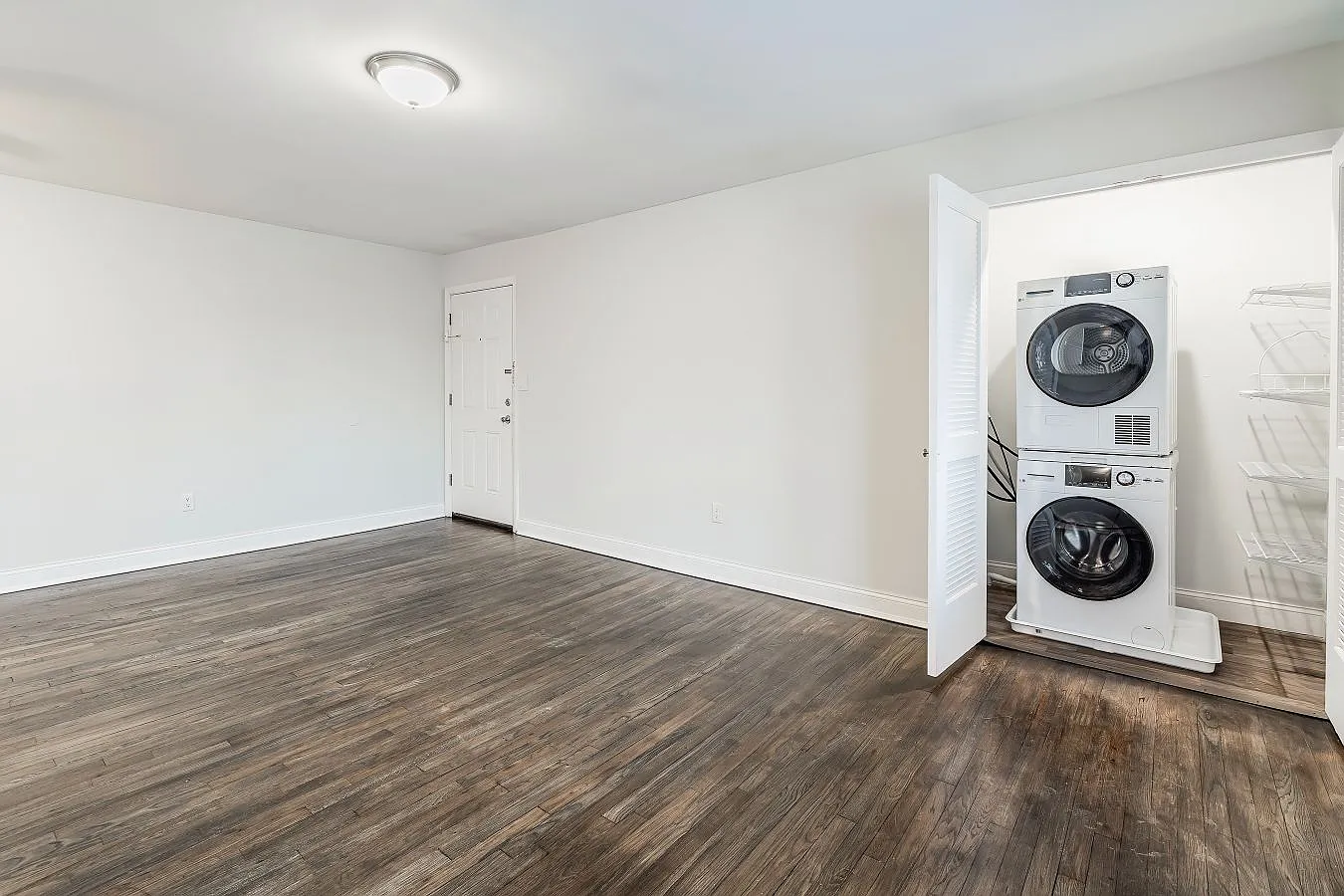 Chelsea Village Apartments — Photo 2