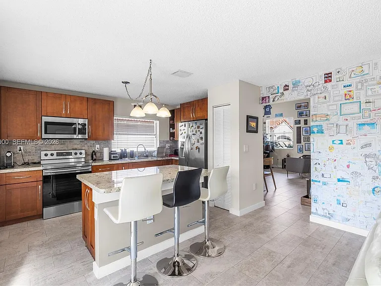12614 NW 12th Ct — Photo 12
